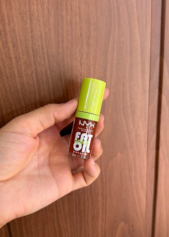 NYX Yağlı Lip Gloss ve Dudak Kalemi - Görsel 6