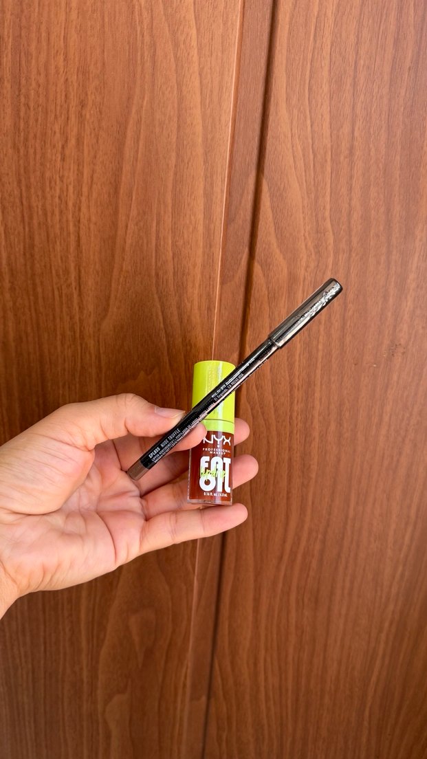 NYX Yağlı Lip Gloss ve Dudak Kalemi - Görsel 3