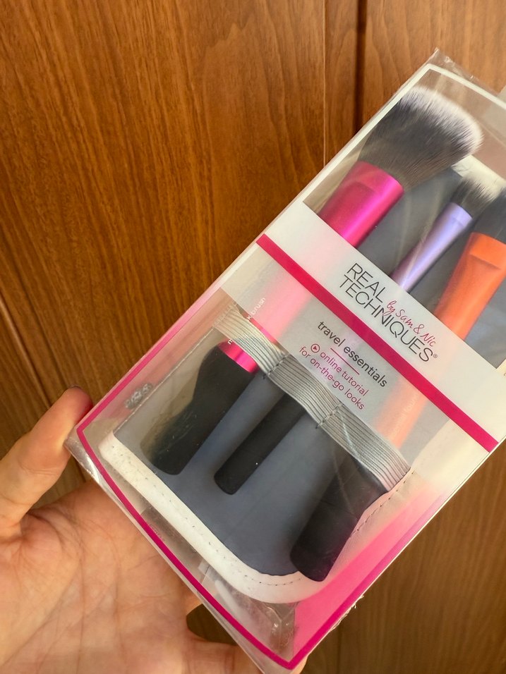 Real Techniques Çok Renkli Makyaj Fırçası Seti - Görsel 3