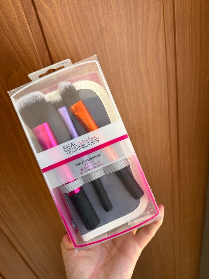 Real Techniques Çok Renkli Makyaj Fırçası Seti - Görsel 5