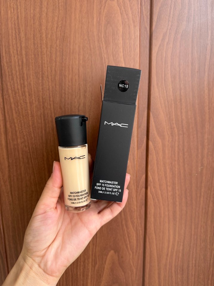 MAC Light Beige Fondöten SPF 15 - Görsel 2