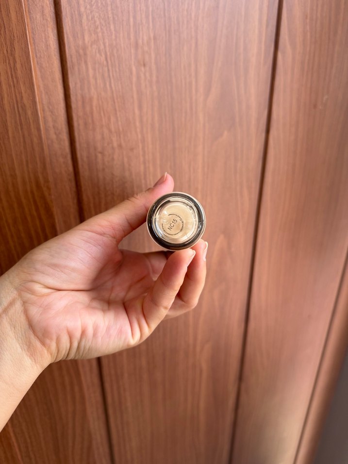 MAC Light Beige Fondöten SPF 15 - Görsel 5