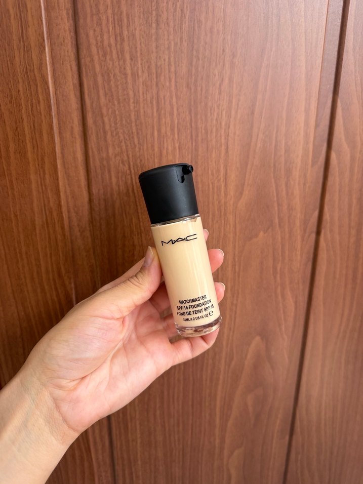 MAC Light Beige Fondöten SPF 15 - Görsel 3