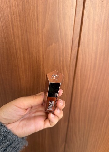 Fenty Cookıe jar 04Koyu Kahverengi Dudak Parlatıcısı - Görsel 4