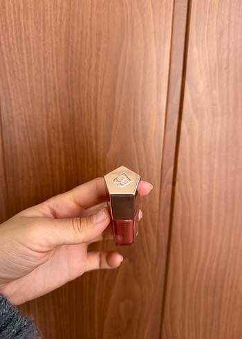 Fenty fussy 02 Parlak Dudak Parlatıcısı - Görsel 4