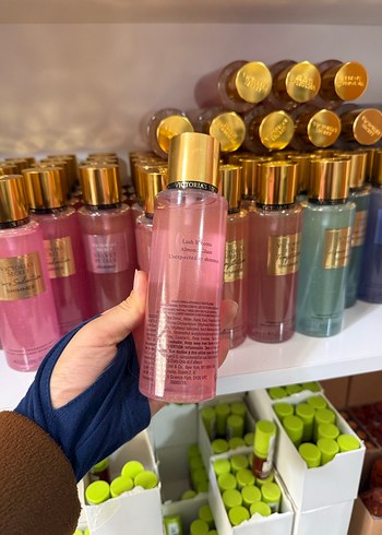 Victoria's Secret Parfümlü Vücut Spreyi 250 ml - Görsel 2