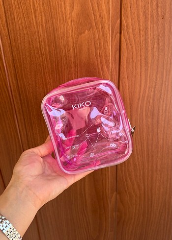 Beden Kıko Pembe Parlak Plastik Makyaj Çantası