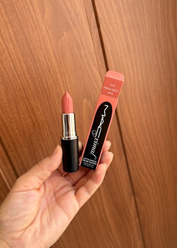 Beden MAC Matte Ruj - 606 Kinda Sexy Bej