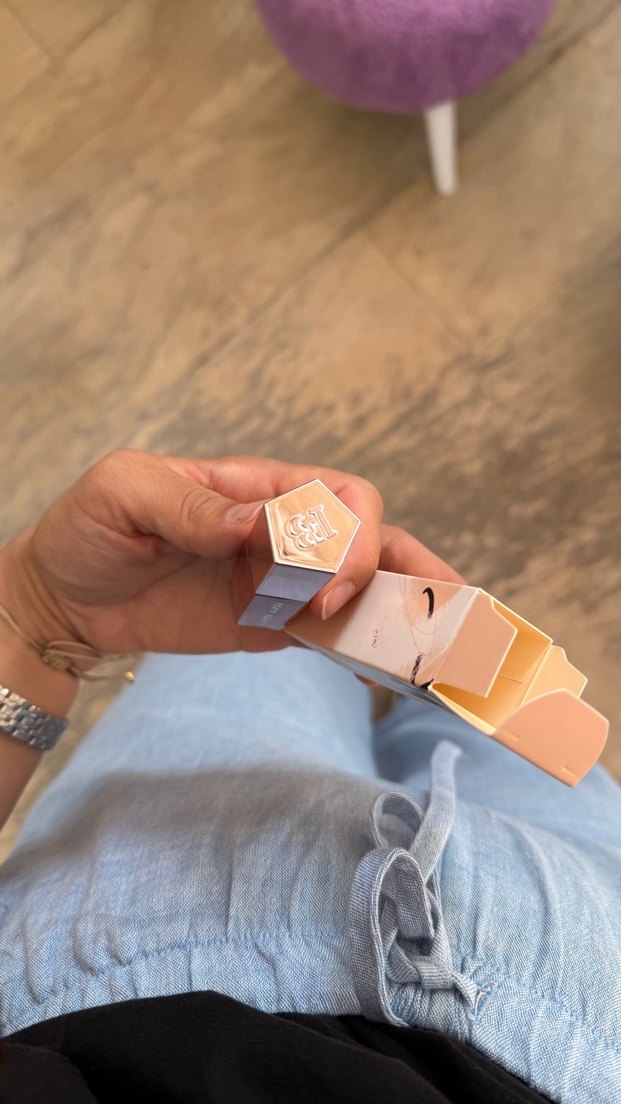 Fenty beauty glow 01 gloss - Görsel 3