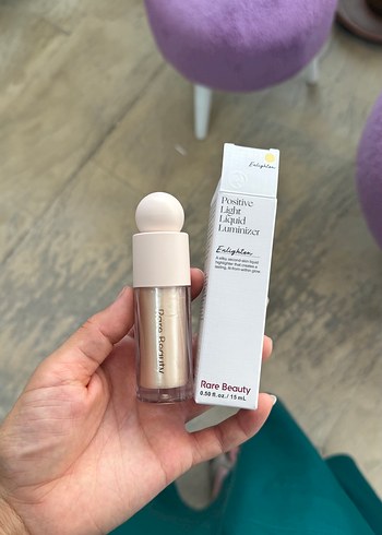 Rare Beauty enlıghten Sıvı Aydınlatıcı Beige