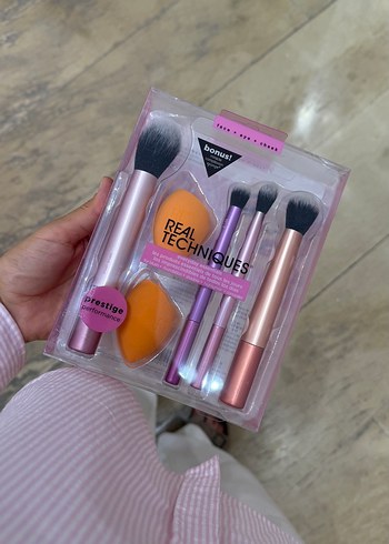 Real Techniques Pembe Makyaj Fırça Seti