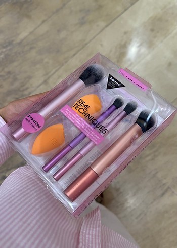 Beden Real Techniques Pembe Makyaj Fırça Seti