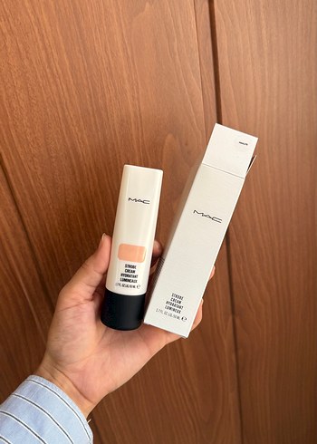 Mac strobe cream