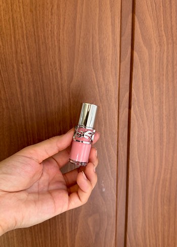Beden Yves Saint Laurent 02 Parlak Pembe Dudak Parlatıcısı