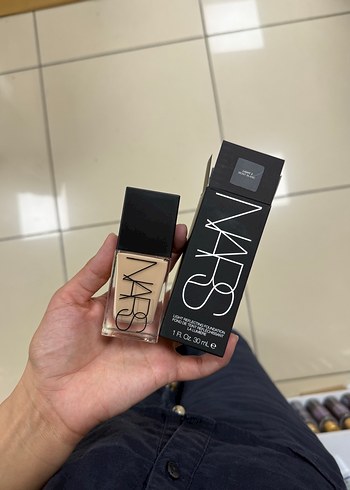 Nars Light 2 Mont Blanc Reflecting Foundation