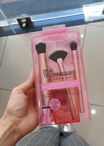 Real Techniques Pastel Pembe Makyaj Fırça Seti