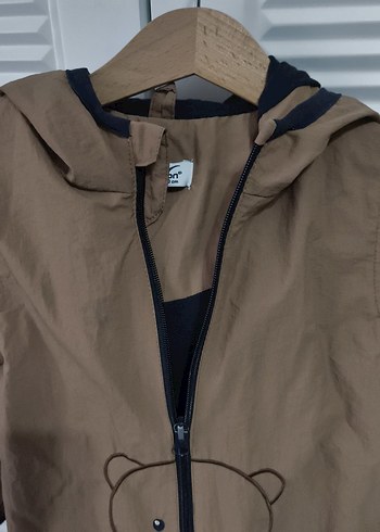 Erkek Çocuk Kapüşonlu Kahverengi Yağmurluk - Görsel 6