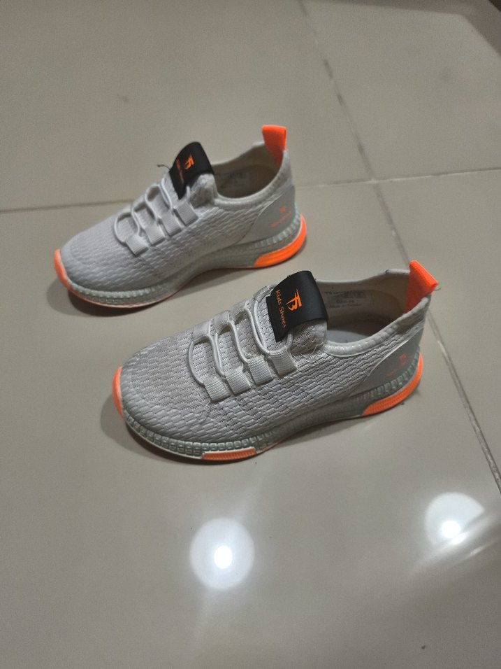 beyaz çocuk spor ayakkabı 28 numara - Görsel 3