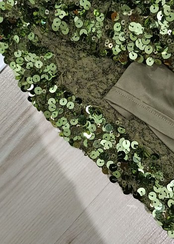 Yeşil Parlak Uzun Askılı Drapeli Abiye Elbise - Görsel 5