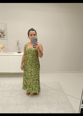 Yeşil Parlak Uzun Askılı Drapeli Abiye Elbise - Görsel 6