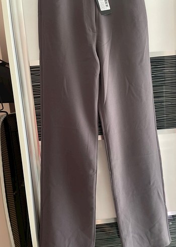 Kadın Gri Kemerli Midi Kumaş Pantolon - Görsel 2