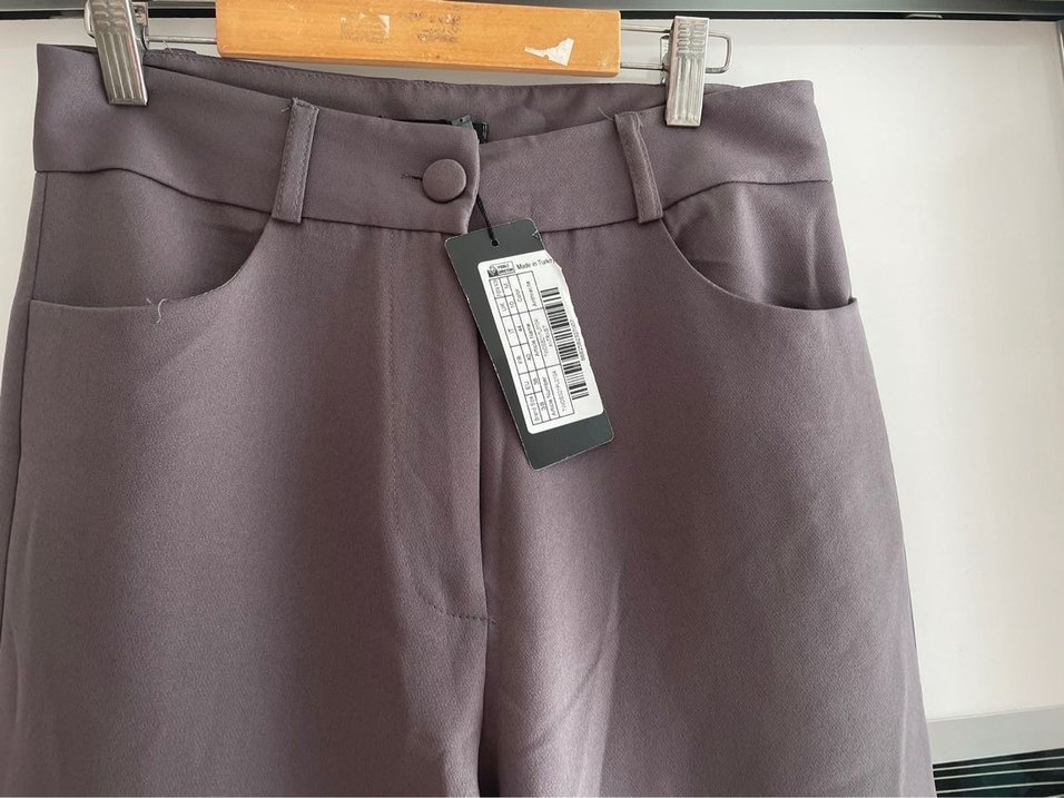 Kadın Gri Kemerli Midi Kumaş Pantolon - Görsel 5