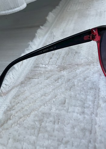 Kırmızı Transparan Gotik Kadın Güneş Gözlüğü - Görsel 4