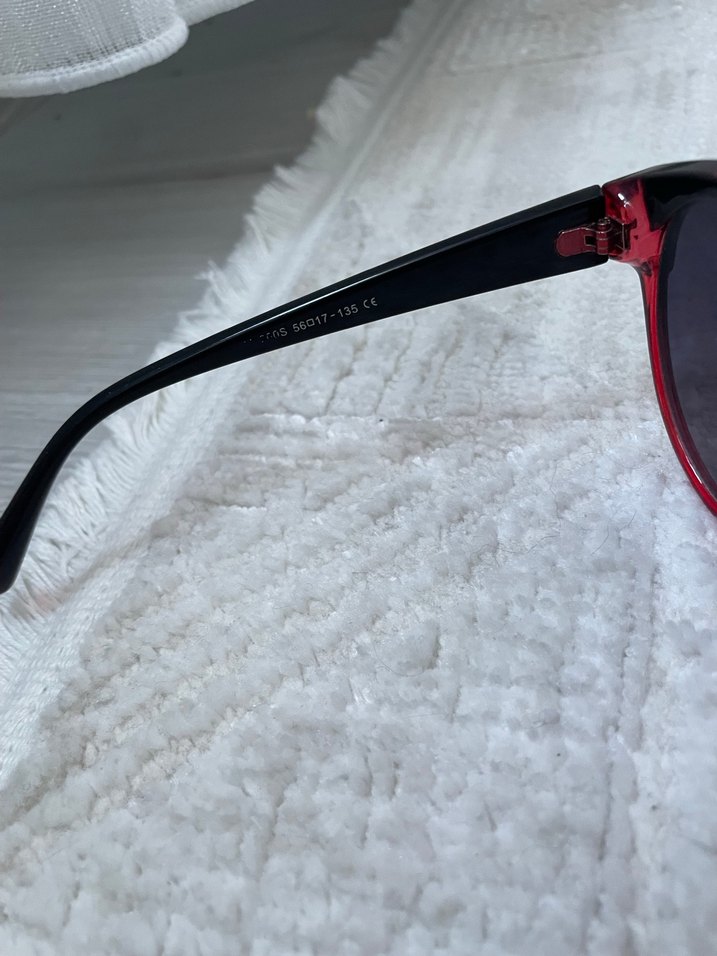 Kırmızı Transparan Gotik Kadın Güneş Gözlüğü - Görsel 4