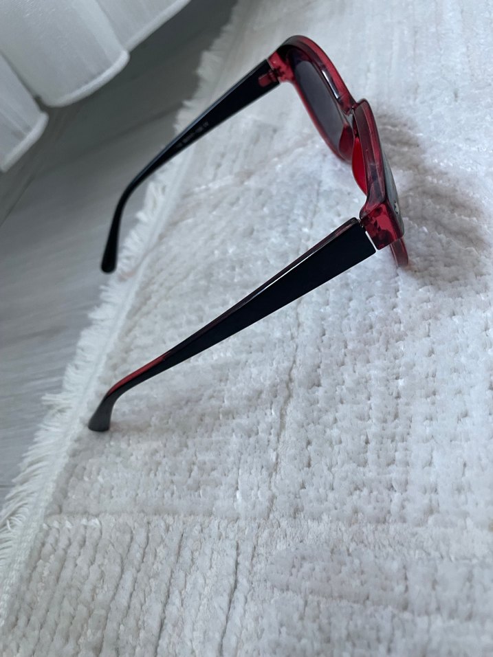 Kırmızı Transparan Gotik Kadın Güneş Gözlüğü - Görsel 3