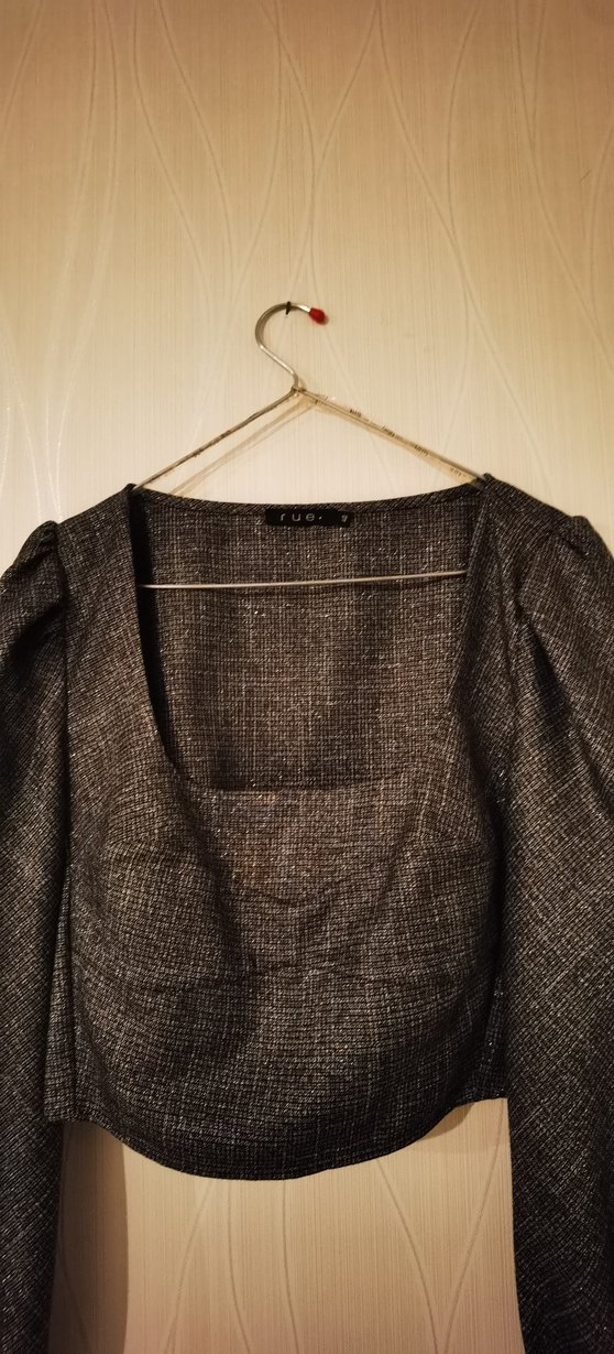 Rue Gri Parlak Kısa Bluz - Görsel 5