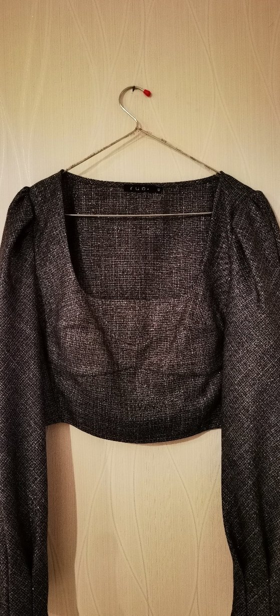 Rue Gri Parlak Kısa Bluz - Görsel 2