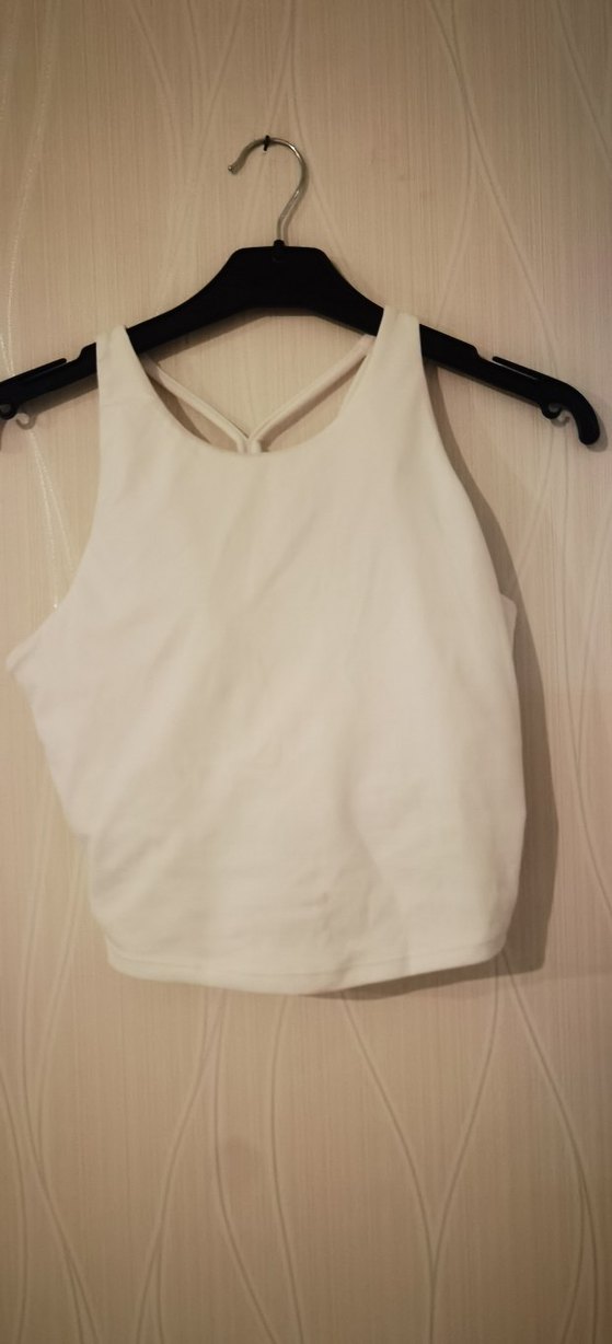 Beyaz Yüksek Yakalı Kadın Atlet - Görsel 2