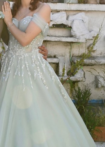 İşlemeli Straplez Uzun Su Yeşili Nişan Elbisesi - Görsel 3