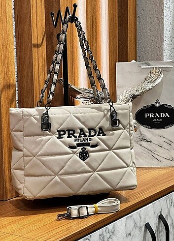 PRADA ?
