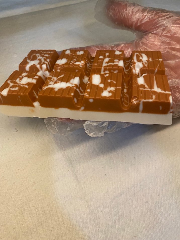 Kahverengi Beyaz Desenli Sabun - Görsel 3