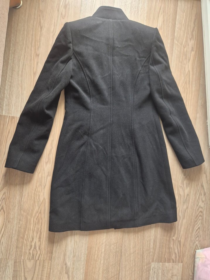 Siyah Düğmeli Kadın Kaban - Görsel 3