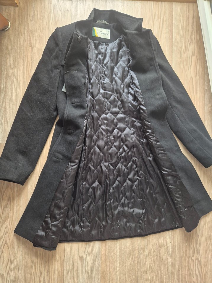 Siyah Düğmeli Kadın Kaban - Görsel 2