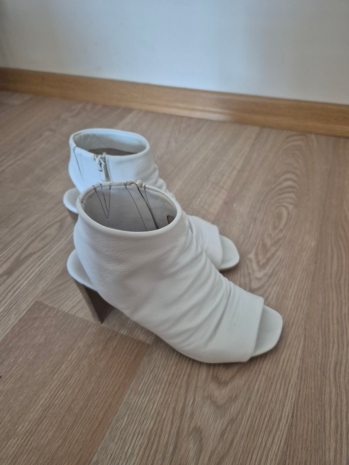 Beyaz Kadın Kalın Topuk Açık Ayakkabı - Görsel 2