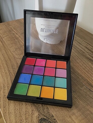 Nyx Ultimate Far Paleti