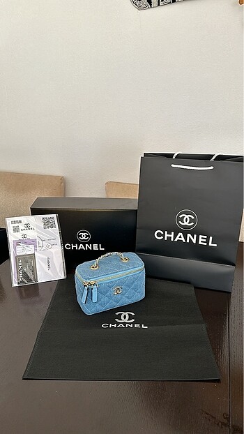 Chanel mavi el çantası