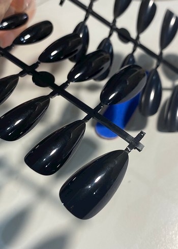 Siyah Uzun Tırnak Dekorasyonları - Görsel 2