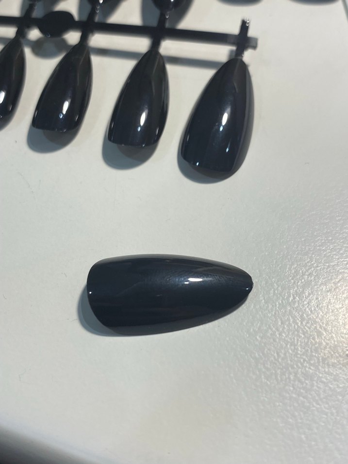 Siyah Uzun Tırnak Dekorasyonları - Görsel 3