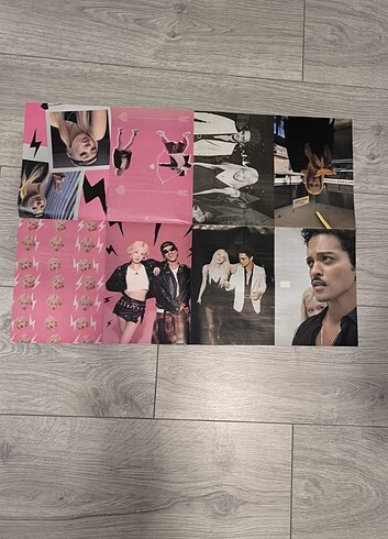 Arkalı önlü Rose & Bruno Mars APT posteri