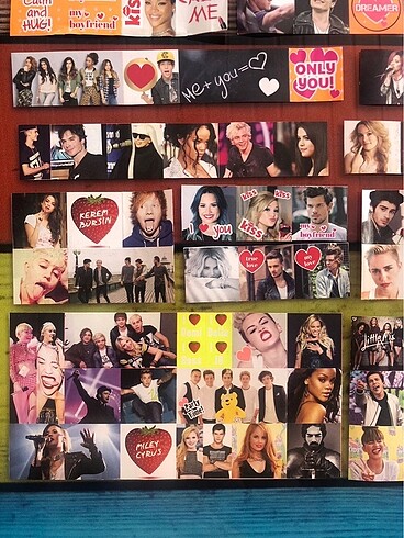 Beden çeşitli Renk 222 Adet Ünlü Çıkartması + Diğer Sticker