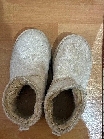 bej ugg bot