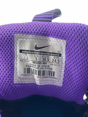 38,5 Beden çeşitli Renk Nike Spor Ayakkabı %70 İndirimli.