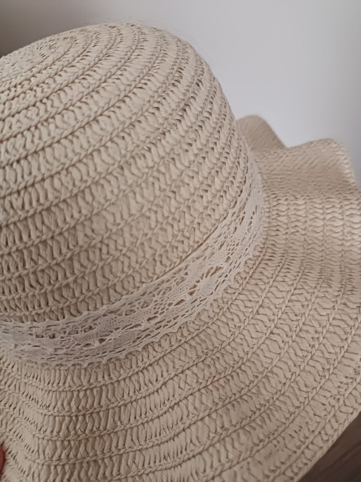 Bej Örgü kız çocuk Şapka Çiçek Detaylı - Görsel 3