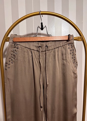 Nakışlı Kemerli Rahat Kesim Kadın Kumaş Pantolon - Görsel 2