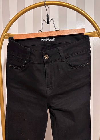 Zincir Detaylı Siyah Yılan Desenli Kadın Kot - Görsel 2