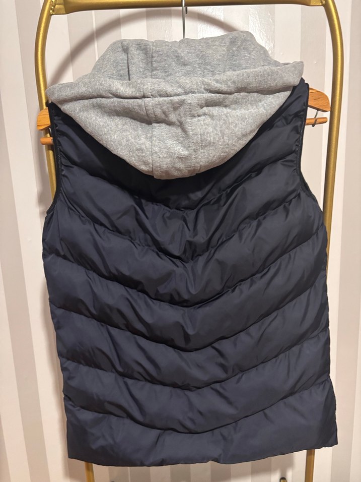 Gri Kapüşonlu Fermuarlı Kadın Yelek - Görsel 3